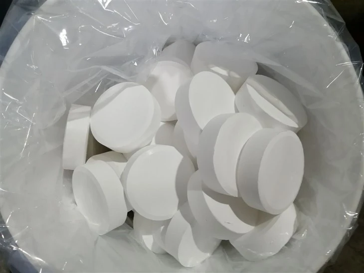 Sodium Process 70% Calcium Hypochlorite CAS 7778-54-3 Swimming Pool Chlorine For Water Treatment